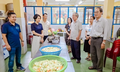 Hue city: Sharing Appropriate Nutritional Guidelines for Trainees with Disabilities and Agent Orange Victims